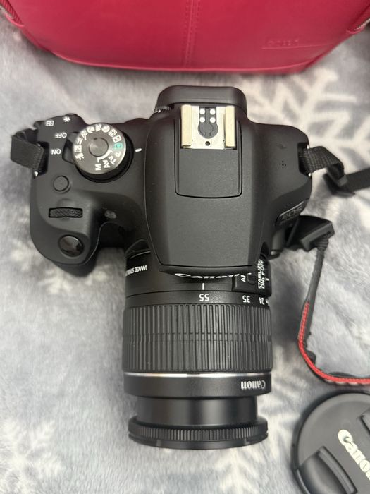 Фотоапарат Canon EOS 2000D Черен +обеквтив+карта 64 gb