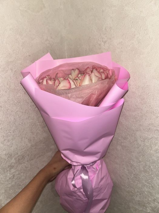 Нежные розовые розы — букет