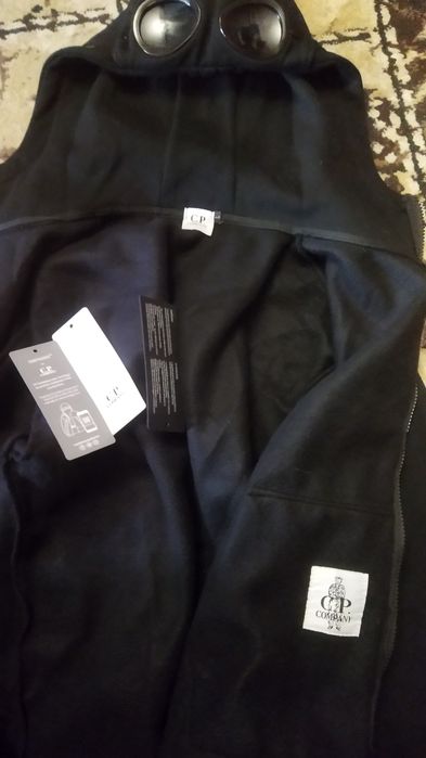 Продам зип худи.  размер L. c.p company
