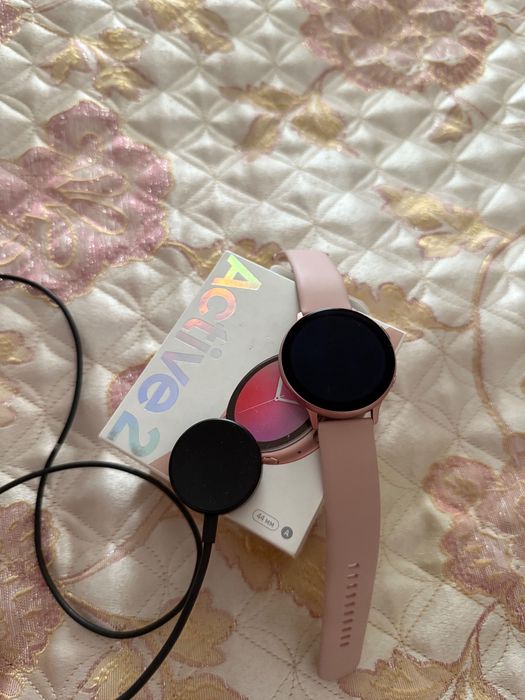 Samsung Galaxy Watch 2 (44 мм).