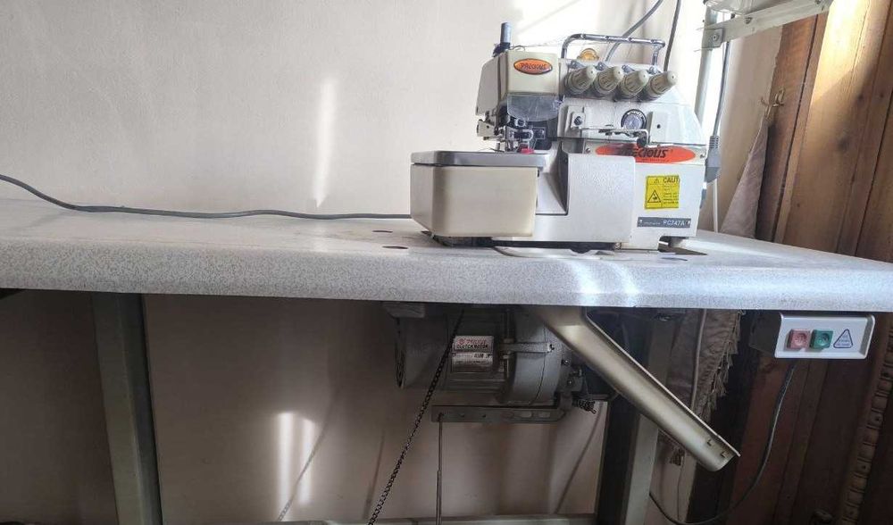 Швейные машинки. 1 прямострочка, 1 оверлог