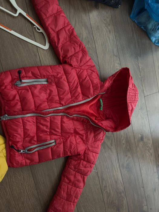 Продам детские куртки