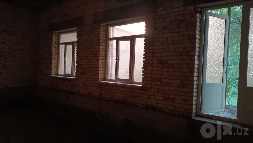 Участка срочна сотилади