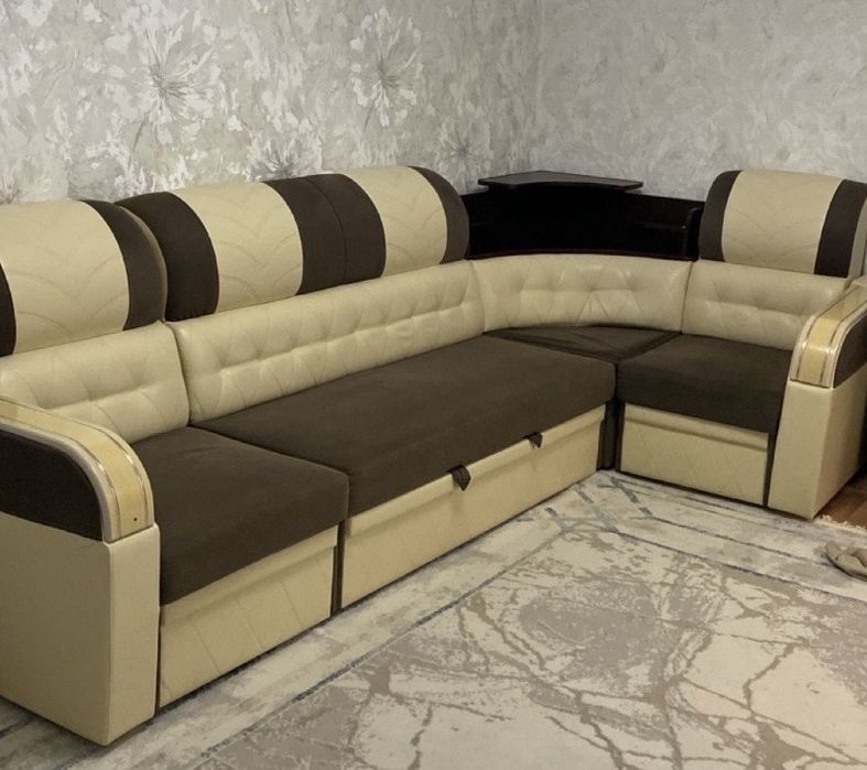 Продам диван угловой