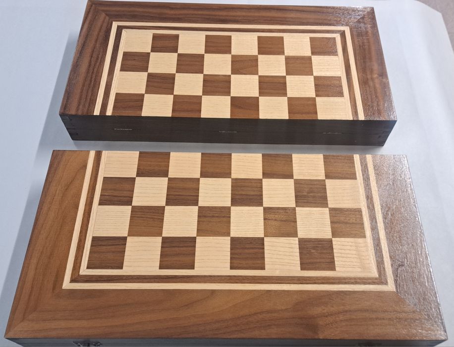 Нови Кутии за Шах и Табла 48×48 см  Орех/Махагон