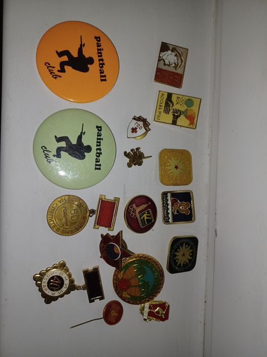 Значки за добавяне в колекция.