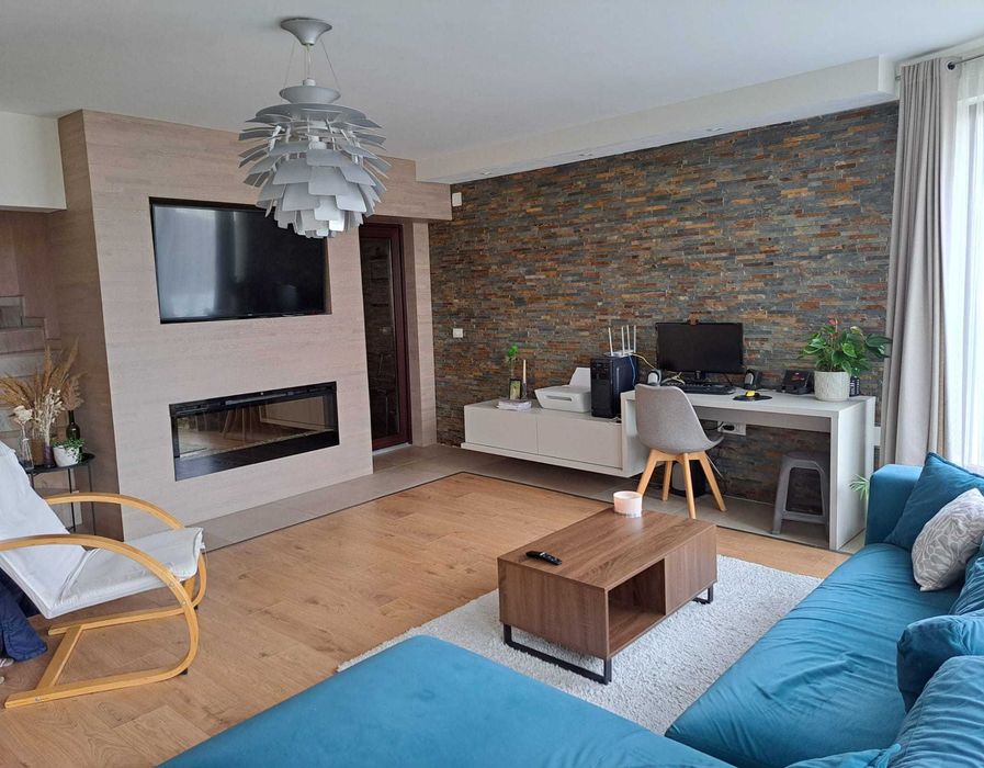 Apartament la casa