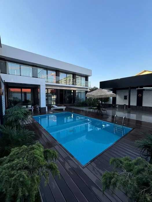 Срочно сдаётся Евродом на Ракат махалля, под офис / id888 /