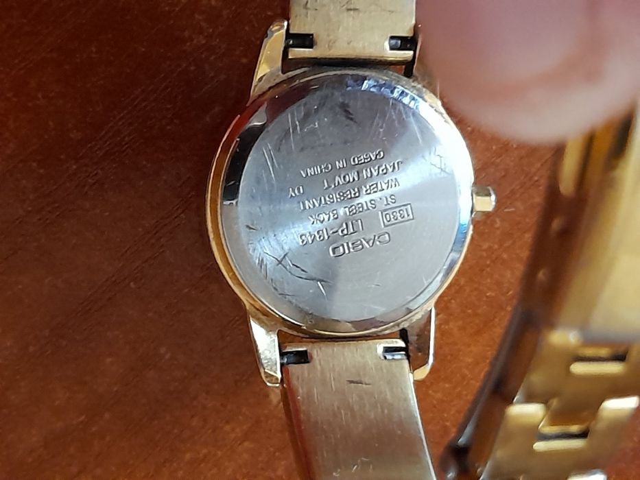 Топ цена Перфектен дамски часовник CASIO позлатен