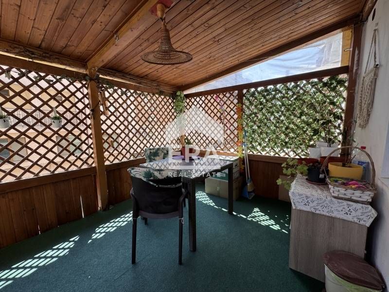 Ексклузивен просторен двустаен обзаведен апартамент за продажба, район