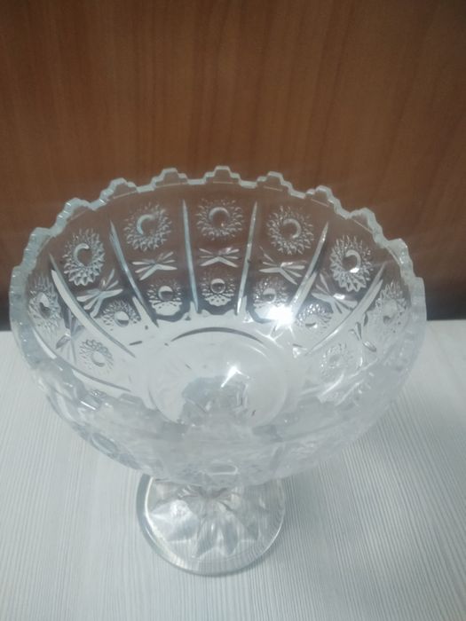 Хрустальная ваза