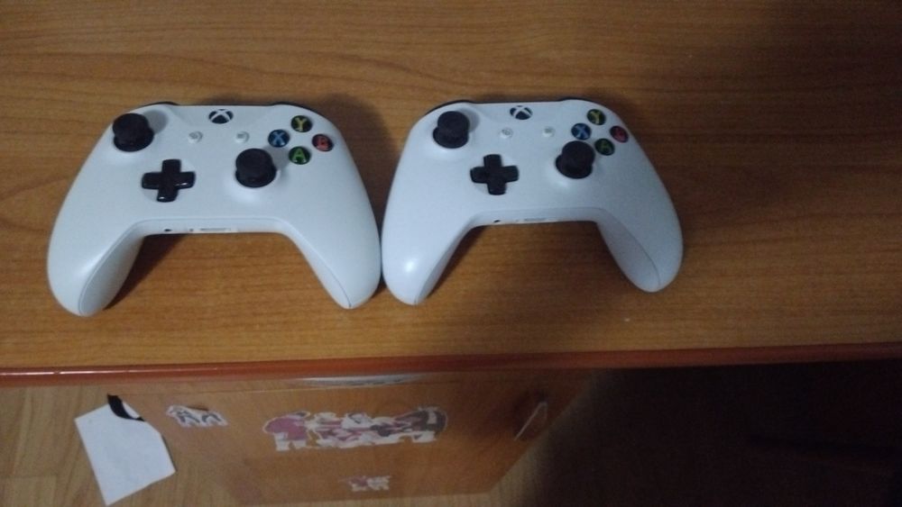 Vând xbox one s e ca nou