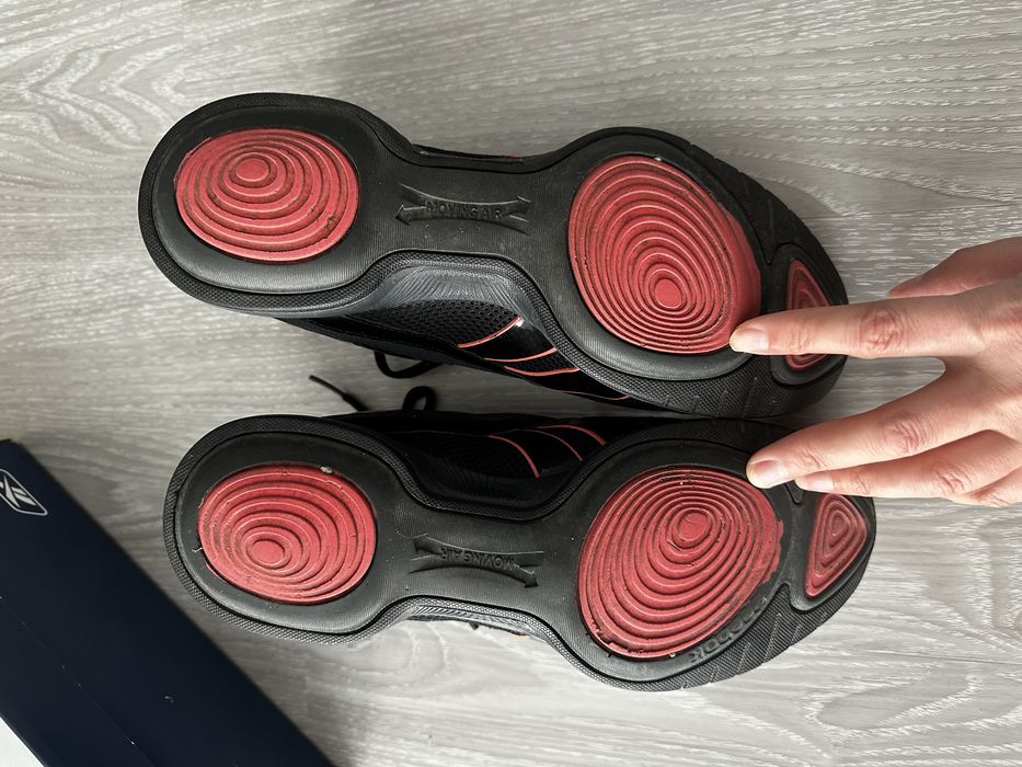 Продам кроссовки женские Reebok