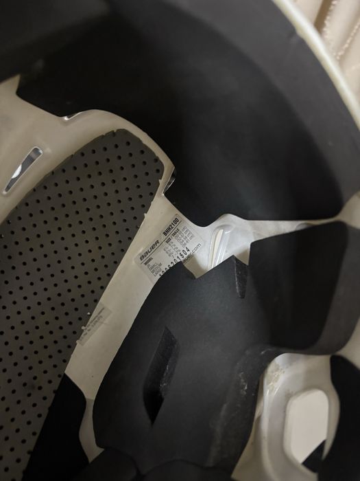 Продам шлем хоккейный