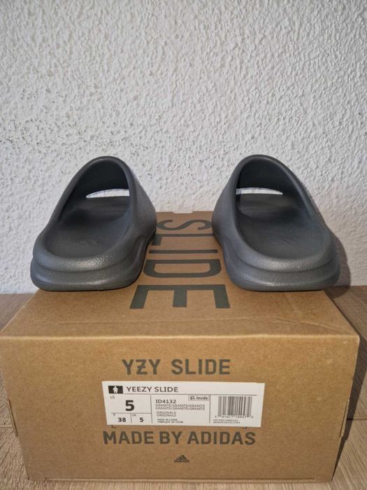 Slapi Adidas YEEZY Slide gri marimea 38