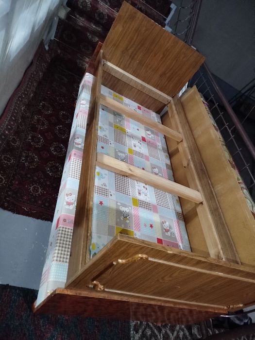 Kravat sotiladi ikkalasiyam butun