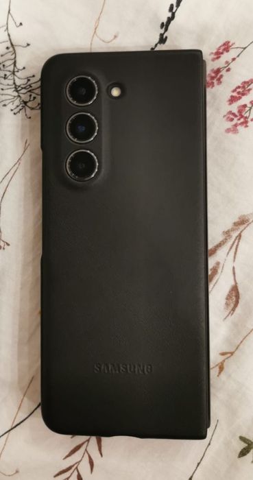 Продавам Samsung Z Fold 5 512GB