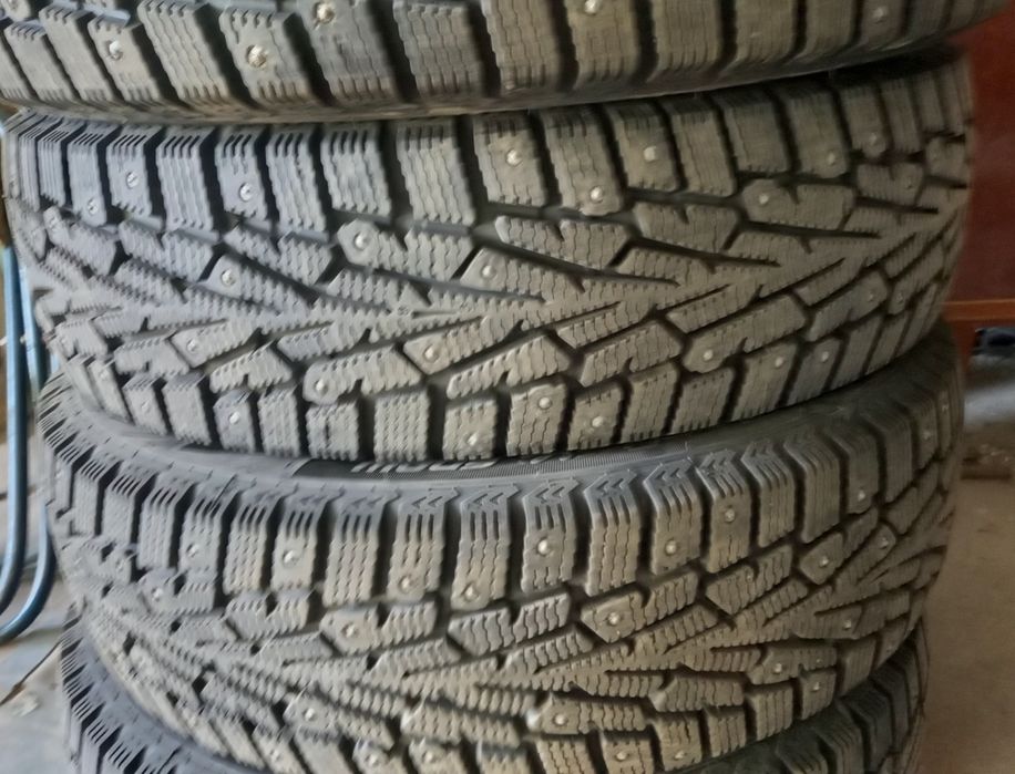 ПРОДАМ ШИНЫ R15 зима (шипы)