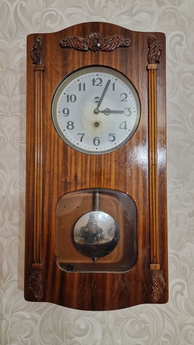 Настенные часы- антиквариат