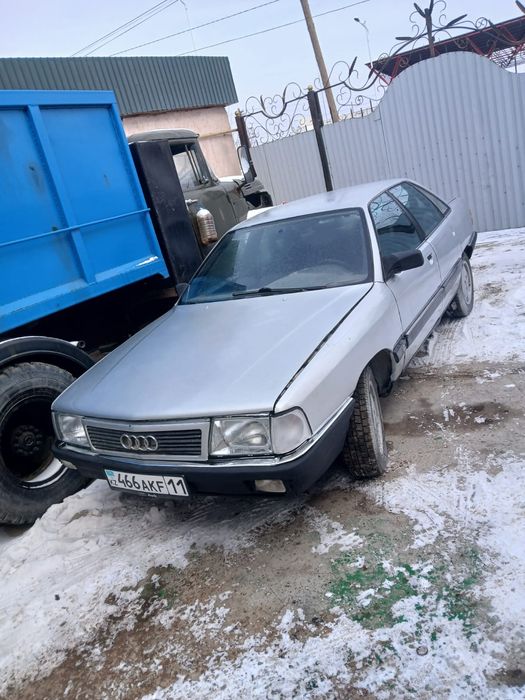 Ауди 100 сатылады
