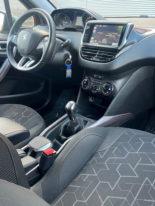 Vand Peugeot 2008 1.6 Blue HDI inmatriculata RO fabricatie 2015 urgent