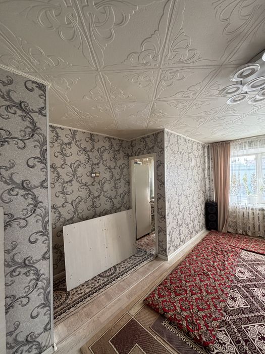 Продаю квартиру горняков 49