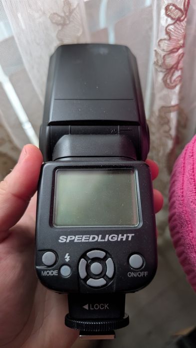 Вспышка Triopo TR-950 н