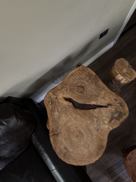 Холови маси с масивен плот с метални крака