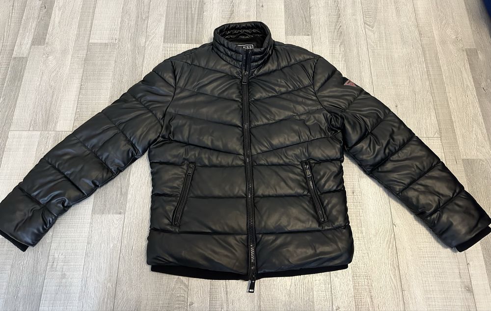 Geaca  GUESS marimea L