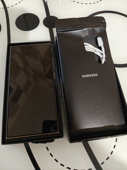 Samsung S24ultra culoare deosebita  model top 12/512