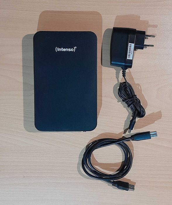 Външен хард диск 3ТВ 3,5" TOSHIBA (intenso)