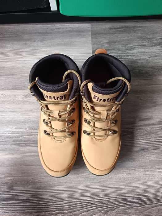 Faretrap  Обувки