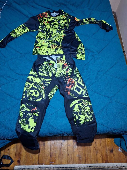 Мото екипировка Нова