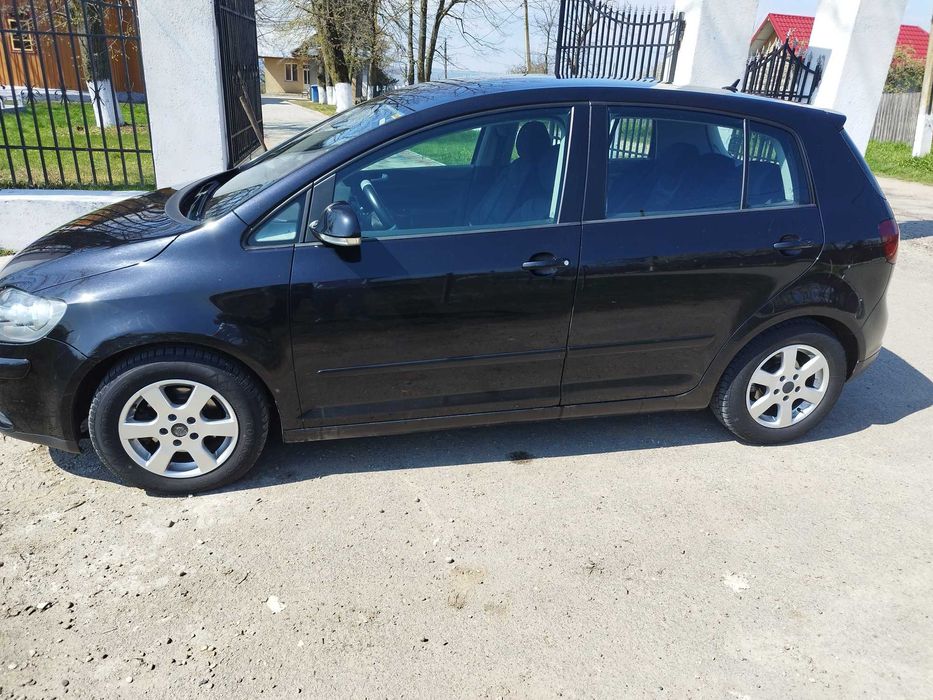 Mașină Golf 5 1.4 benzină