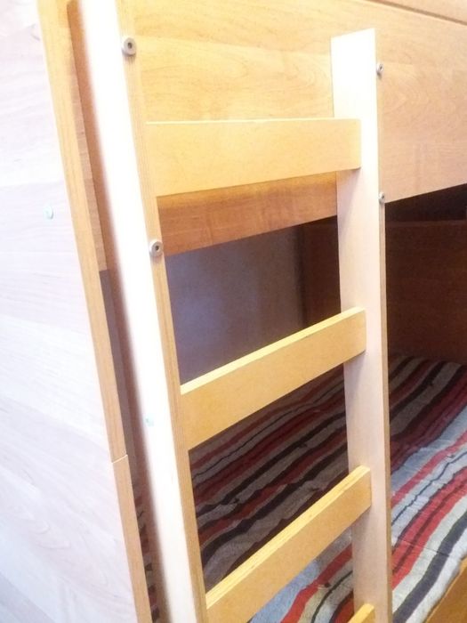 Двухярусная кровать