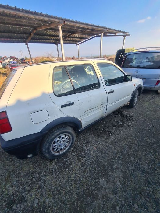 Голф 3.  1.6 бензин