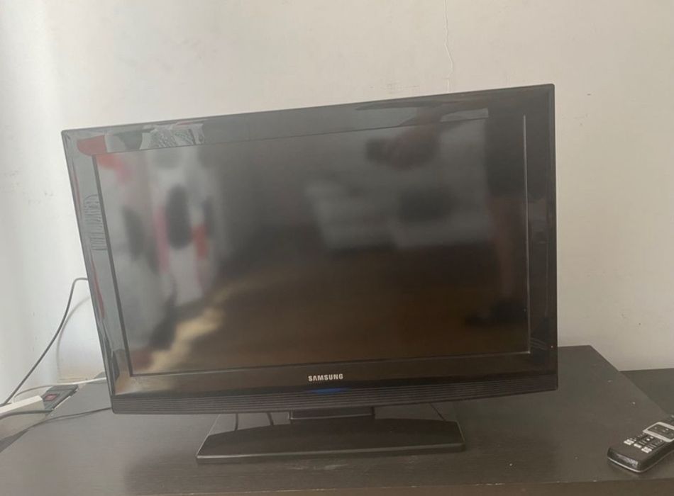 Televizor Samsung  32 de inch -  200  l