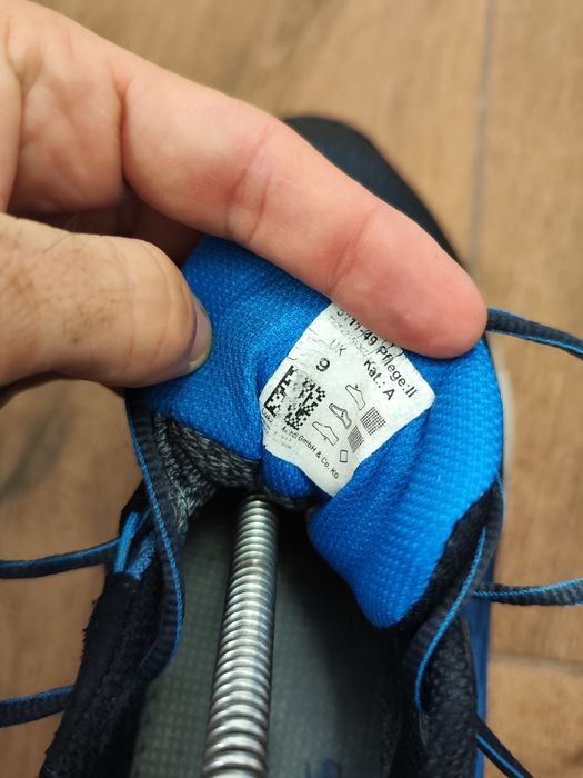 Туристически обувки Meindl