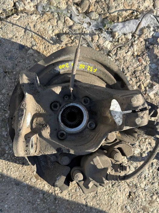 Fuzeta fata stanga dreapta cu rulment BMW seria 4 F32 F33 F36 xdrive