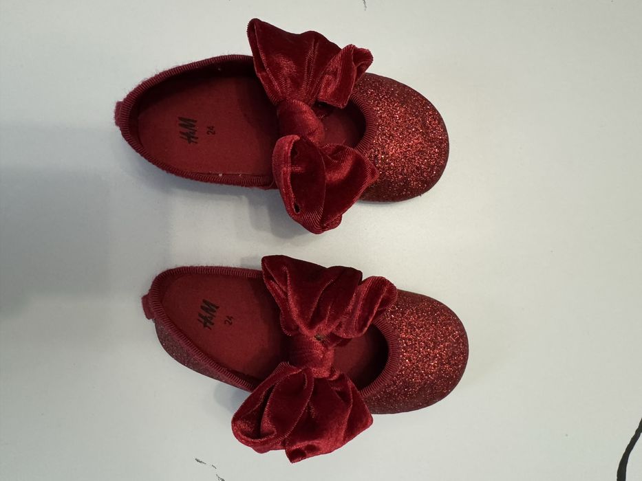 Balerini h&m marimea 24 rosii cu sclipici
