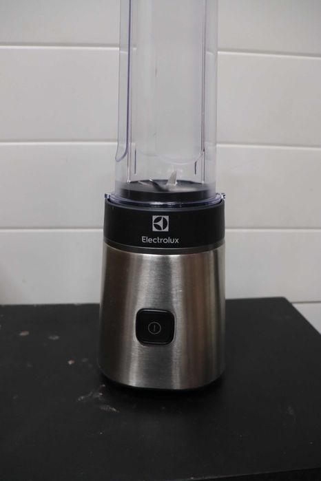 Electrolux E3SB1-4ST Blender Sports Blender Create 3, 600мл бутилкa
