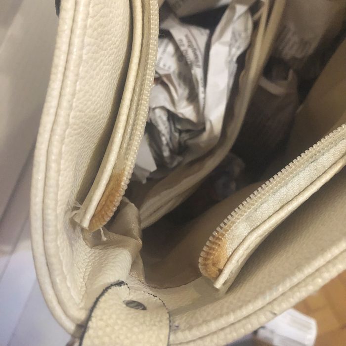 Бежова дамска чанта еко кожа