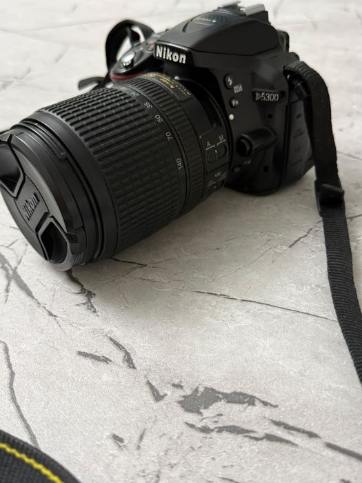 Nikon D5300 AF-S DX 18-140mm
