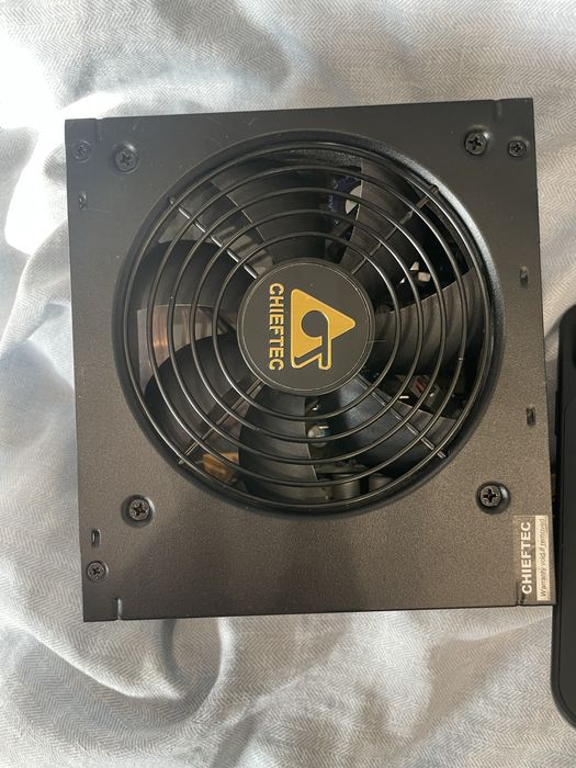 Cheiftec core 700w 80+gold