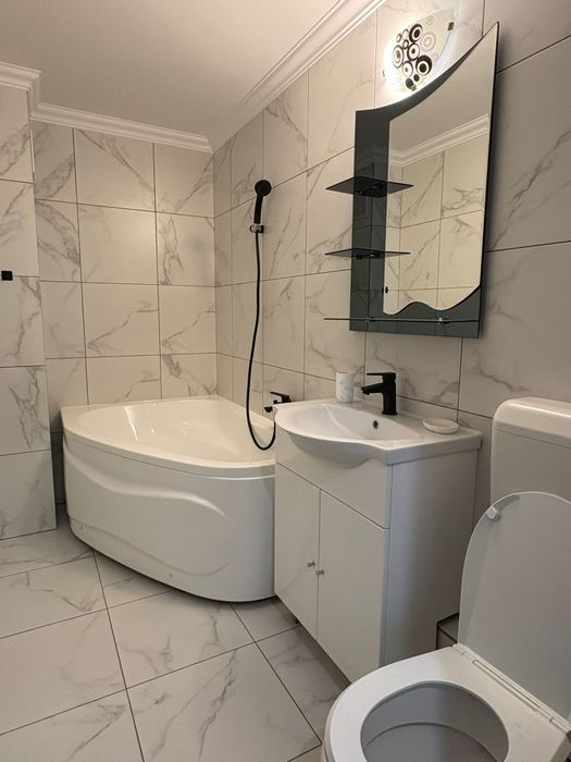 Inchiriez apartament 3 cam Uverturii Teatru Masca+ loc par