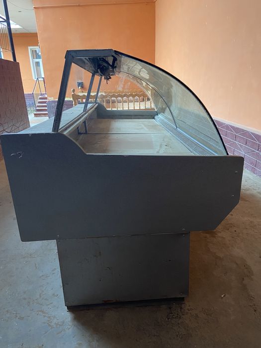 Витрина холодилник