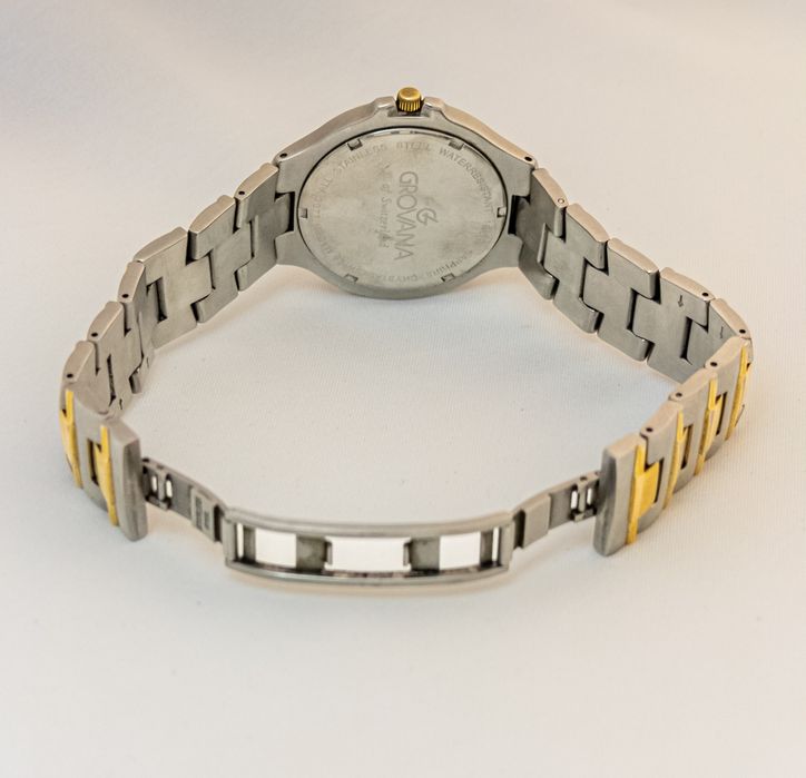 Продавам мъжки часовник GROVANA