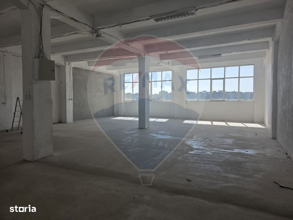 Spațiu 202 mp etaj 3 lift marfa Baicului ideal atelier , sala sport