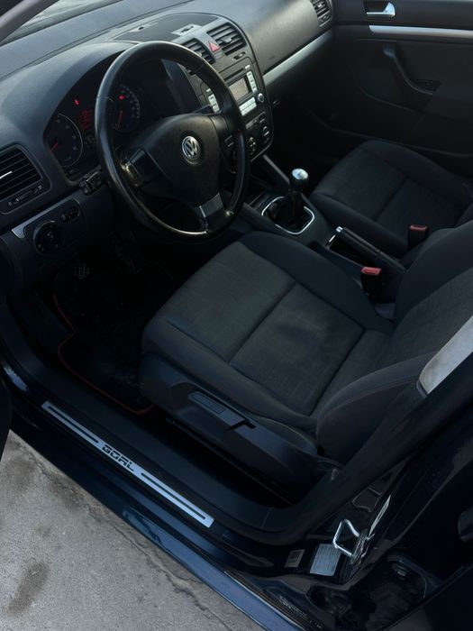 Volkswagen Golf 5 • 1.4 MPI