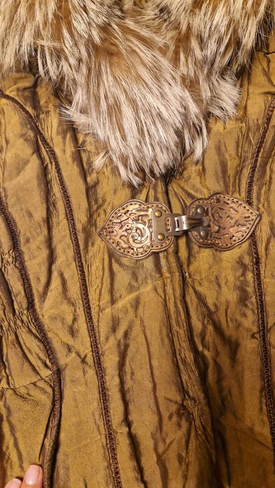 Дамско яке на италианската марка МОНА ЛИЗА,кожени акценти и меден цвят